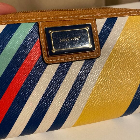 Nine West Nautical Stripe‎ Wallet Colorful Preppy Summer Wristlet - Picture 1 of 6